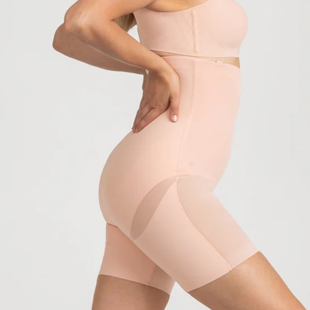 New with Tags HoneyLove SuperPower Short L